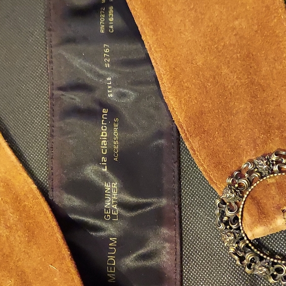 Liz Claiborne Brown Leather Belt Round Filigree Buckle Medium - Picture 3 of 5